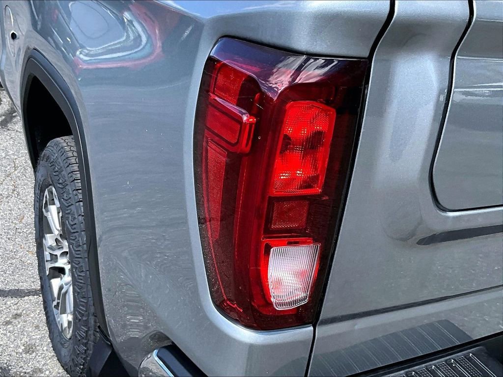 Used 2023 GMC Sierra 1500 SLE w/ X31 Off-Road Package AWD/4WD image 34