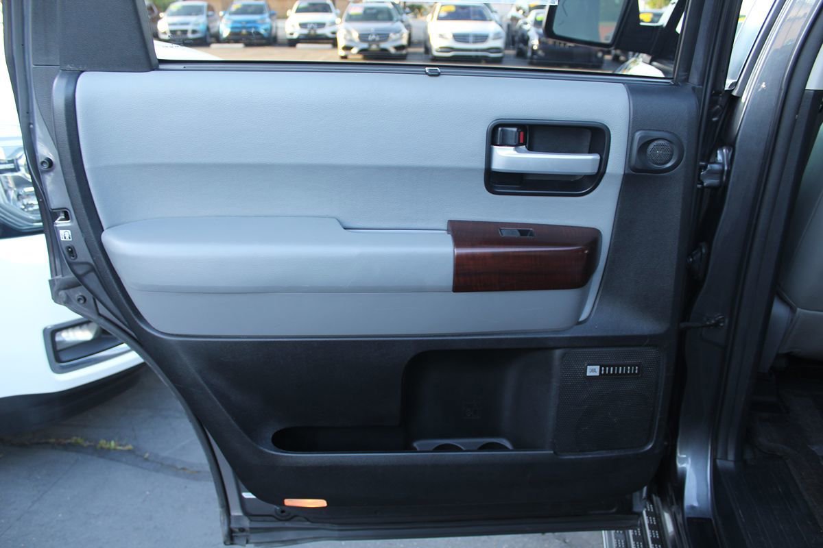 Used 2014 Toyota Sequoia Platinum AWD/4WD image 23