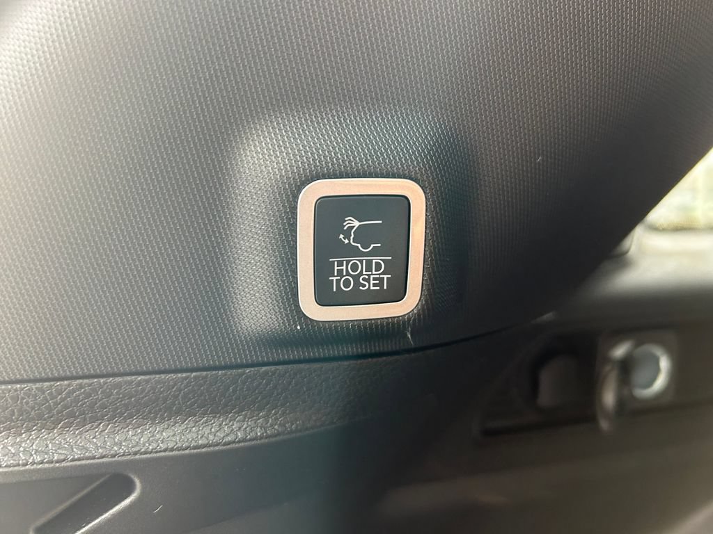 New 2025 Jeep Grand Cherokee Altitude AWD/4WD image 29
