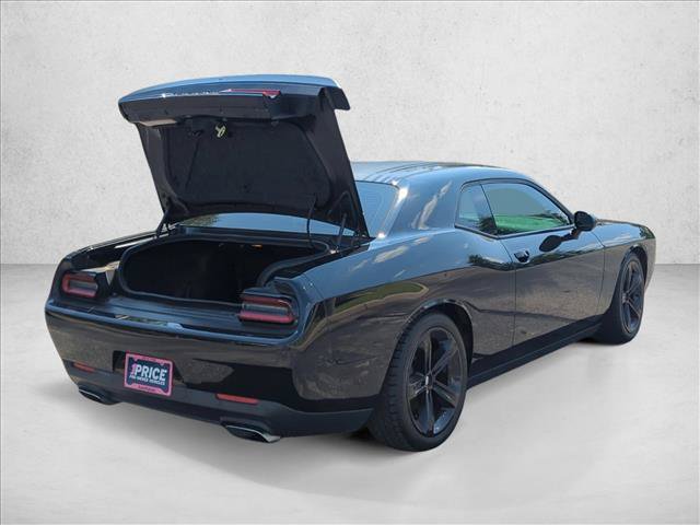 Used 2016 Dodge Challenger R/T RWD image 8