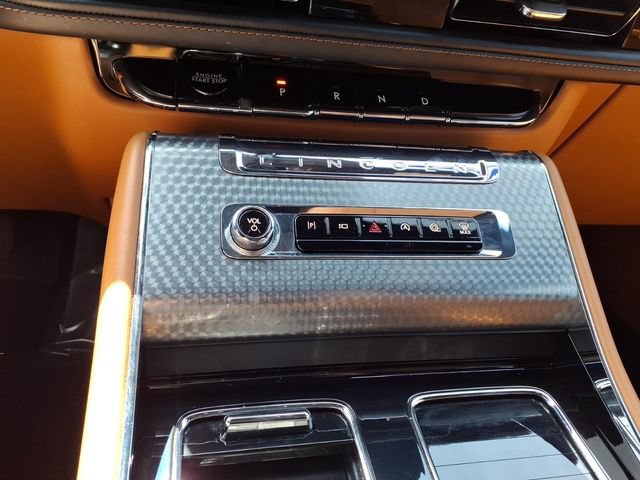 Used 2025 Lincoln Aviator Black Label AWD/4WD image 12