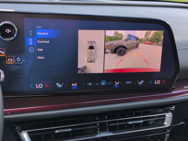 Used 2024 Chevrolet Traverse Z71 AWD/4WD image 28