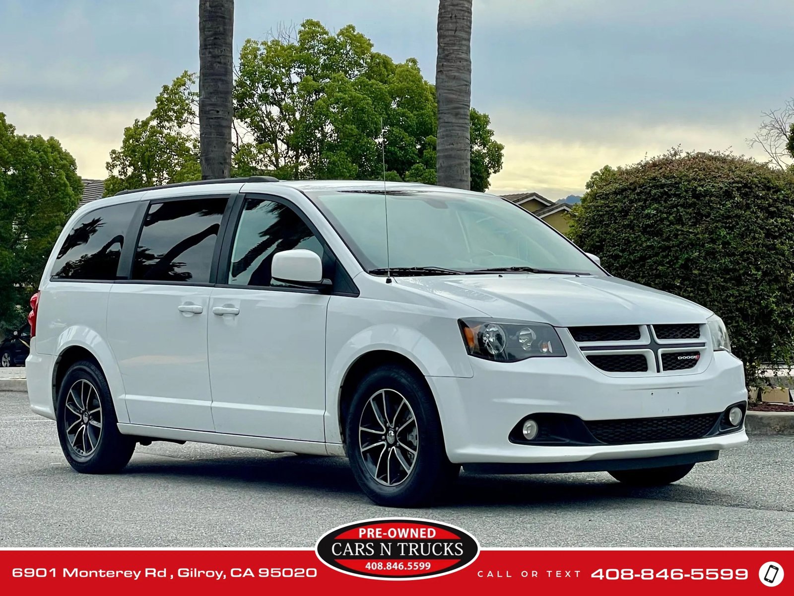Used 2019 Dodge Grand Caravan GT image 3