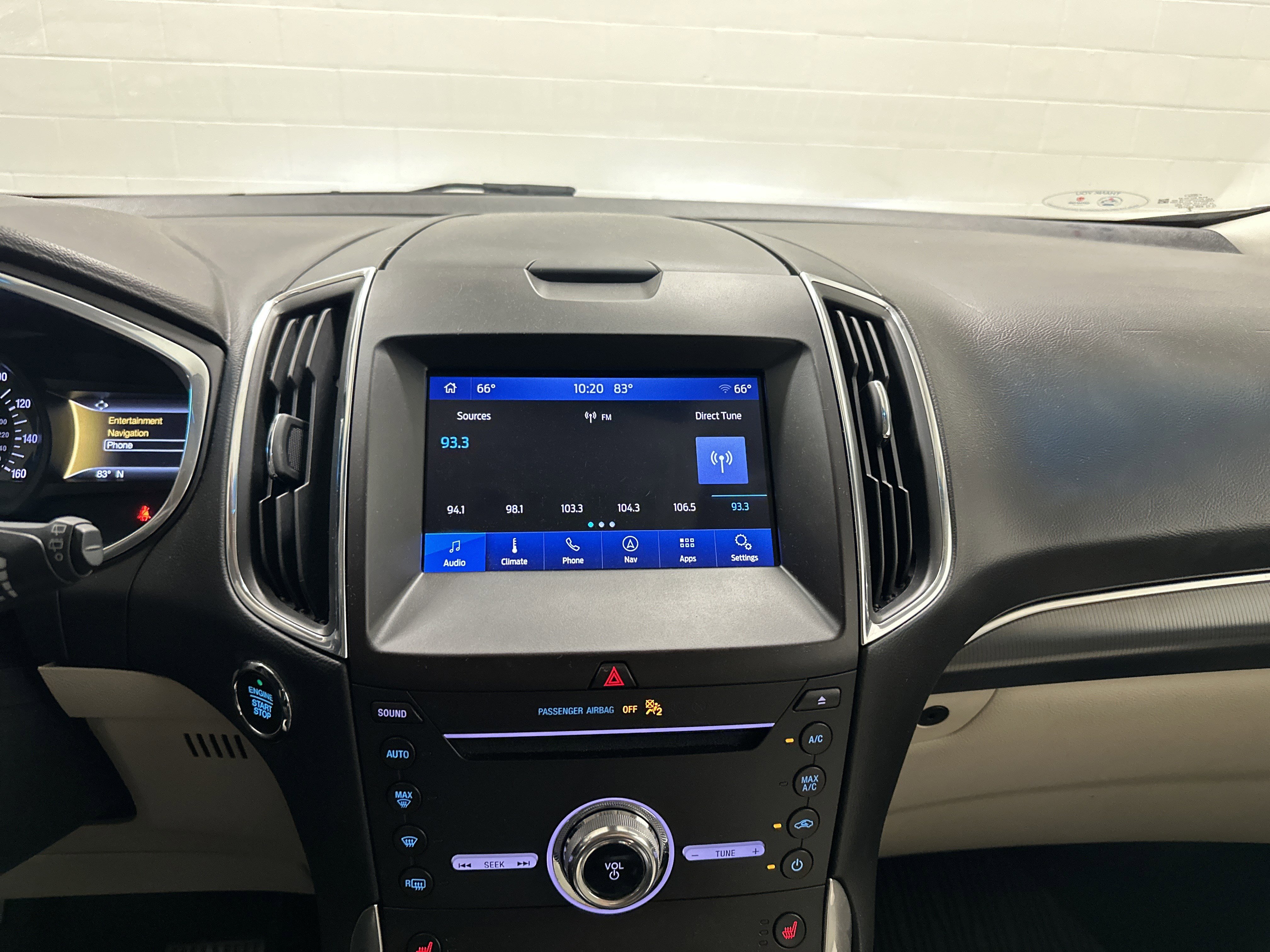 Used 2019 Ford Edge Titanium w/ Cold Weather Package AWD/4WD image 23
