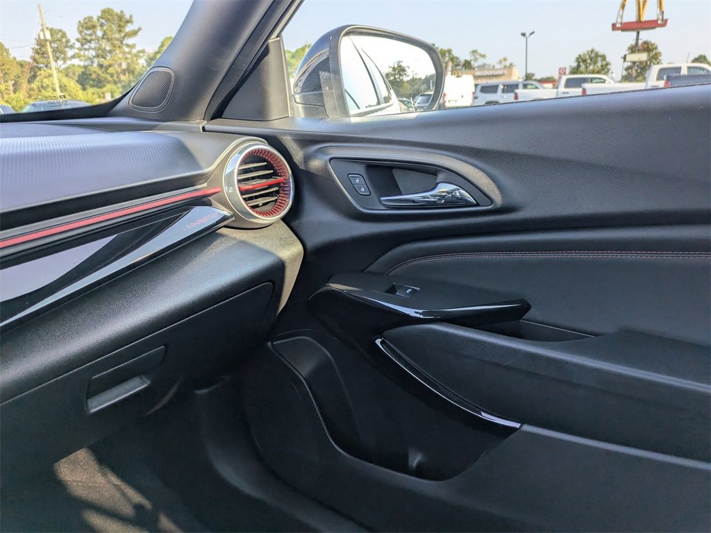 Used 2025 Chevrolet Trax RS w/ Driver Confidence Package image 18