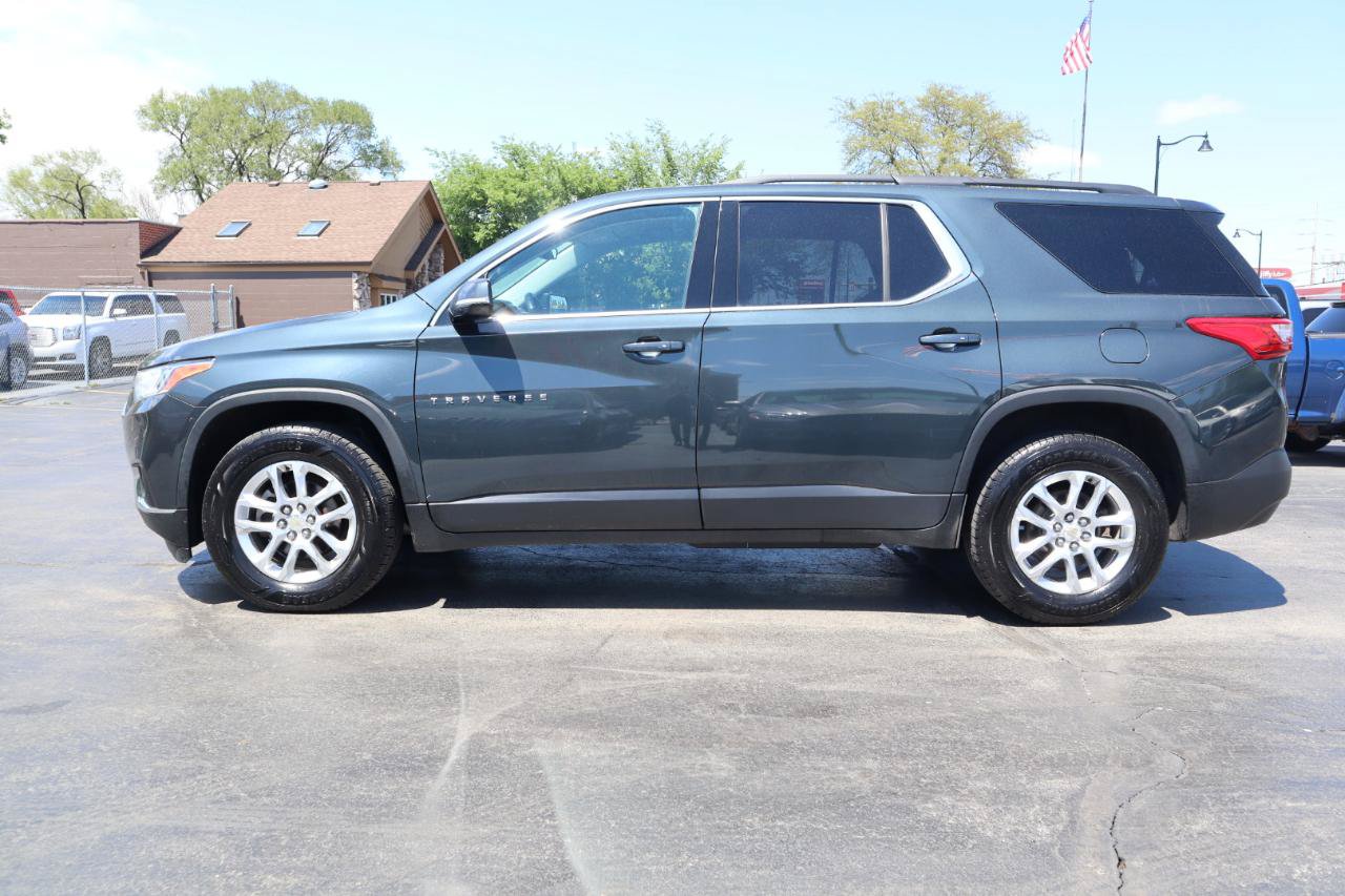 Used 2019 Chevrolet Traverse LT FWD image 2