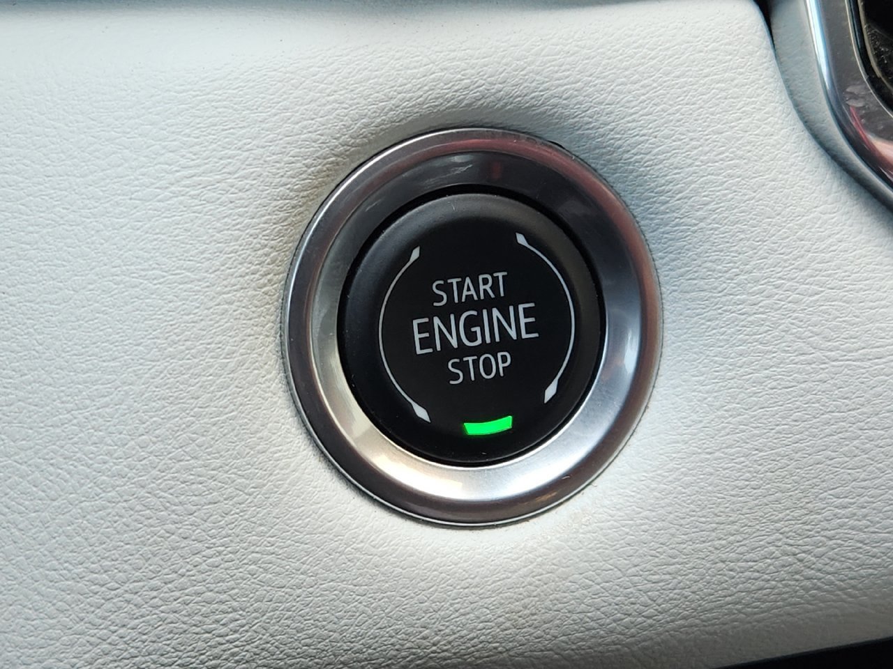 Used 2024 GMC Canyon AT4X AWD/4WD image 18