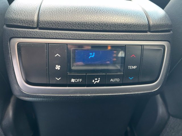 Used 2014 Toyota Highlander XLE AWD/4WD image 32
