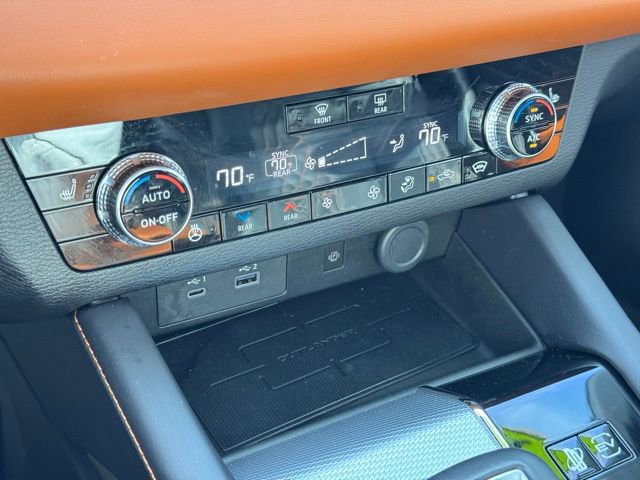 Used 2025 Mitsubishi Outlander 4WD Plug-In Hybrid image 35