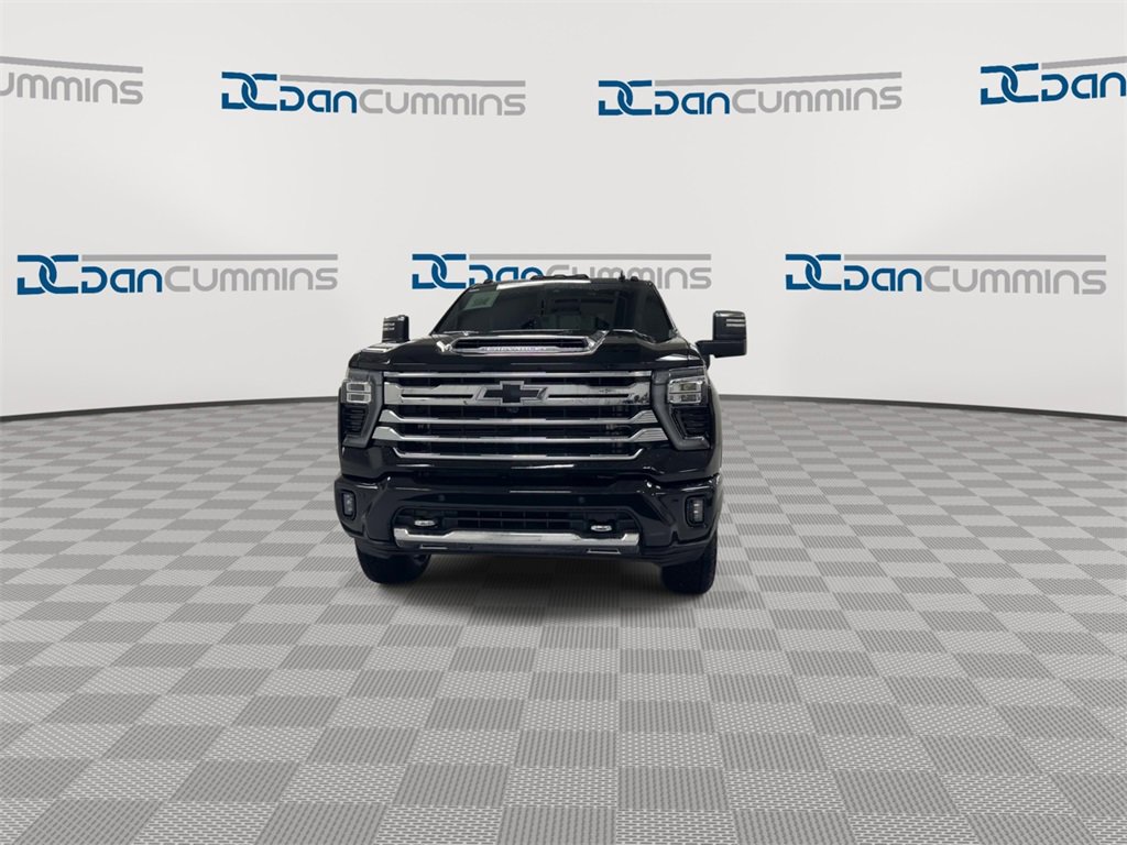 Used 2025 Chevrolet Silverado 2500 High Country w/ Technology Package image 3