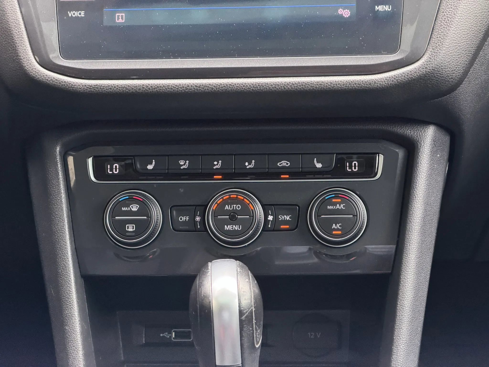 Used 2020 Volkswagen Tiguan SE w/ Panoramic Sunroof Package FWD image 21
