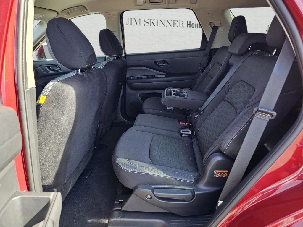 Used 2024 Nissan Pathfinder SV w/ Black Appearance Package image 32