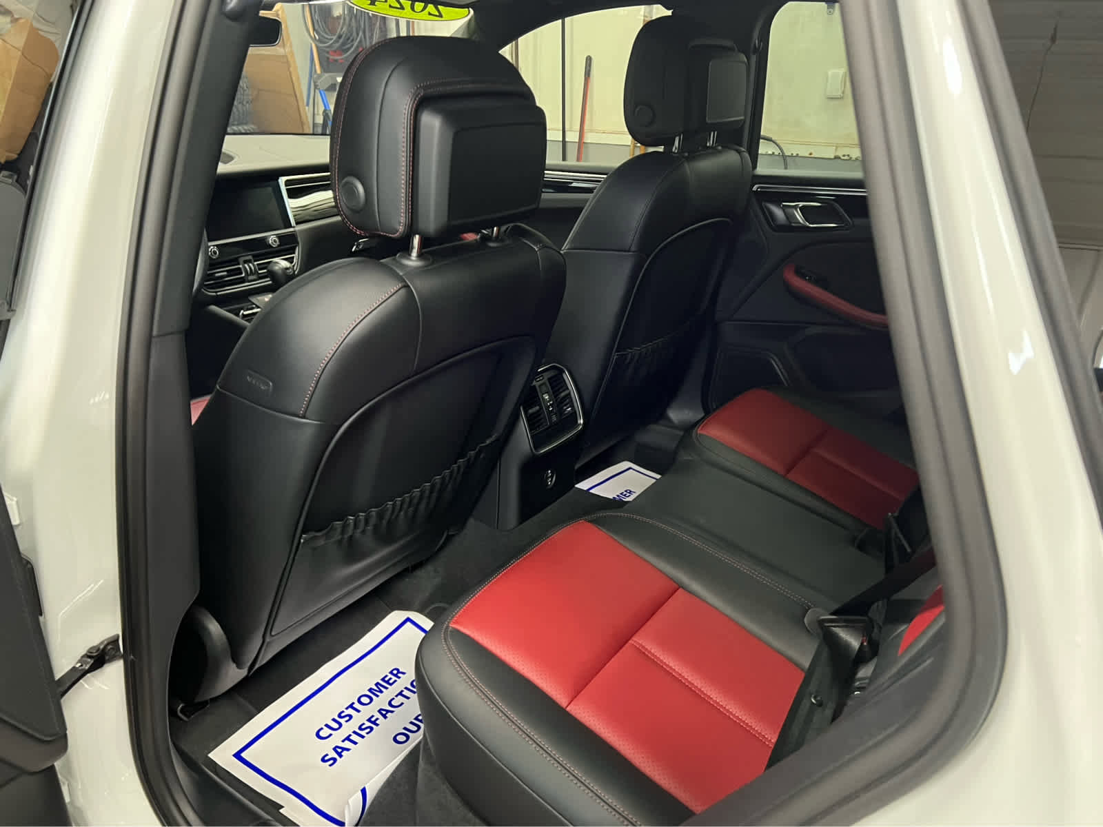 Used 2024 Porsche Macan image 23