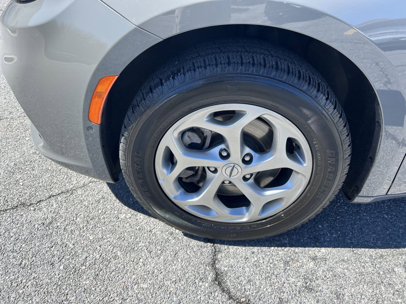 Used 2022 Chrysler Pacifica Limited image 12