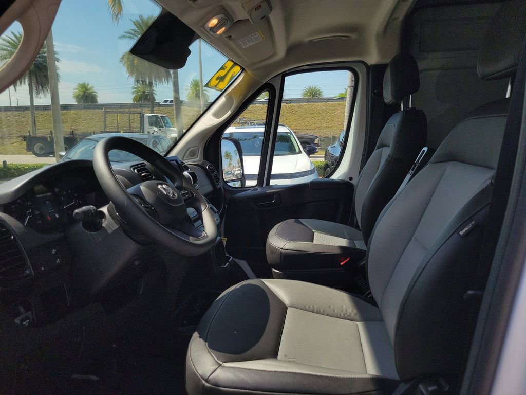 Used 2025 RAM ProMaster 2500 w/ Convenience Group FWD image 14