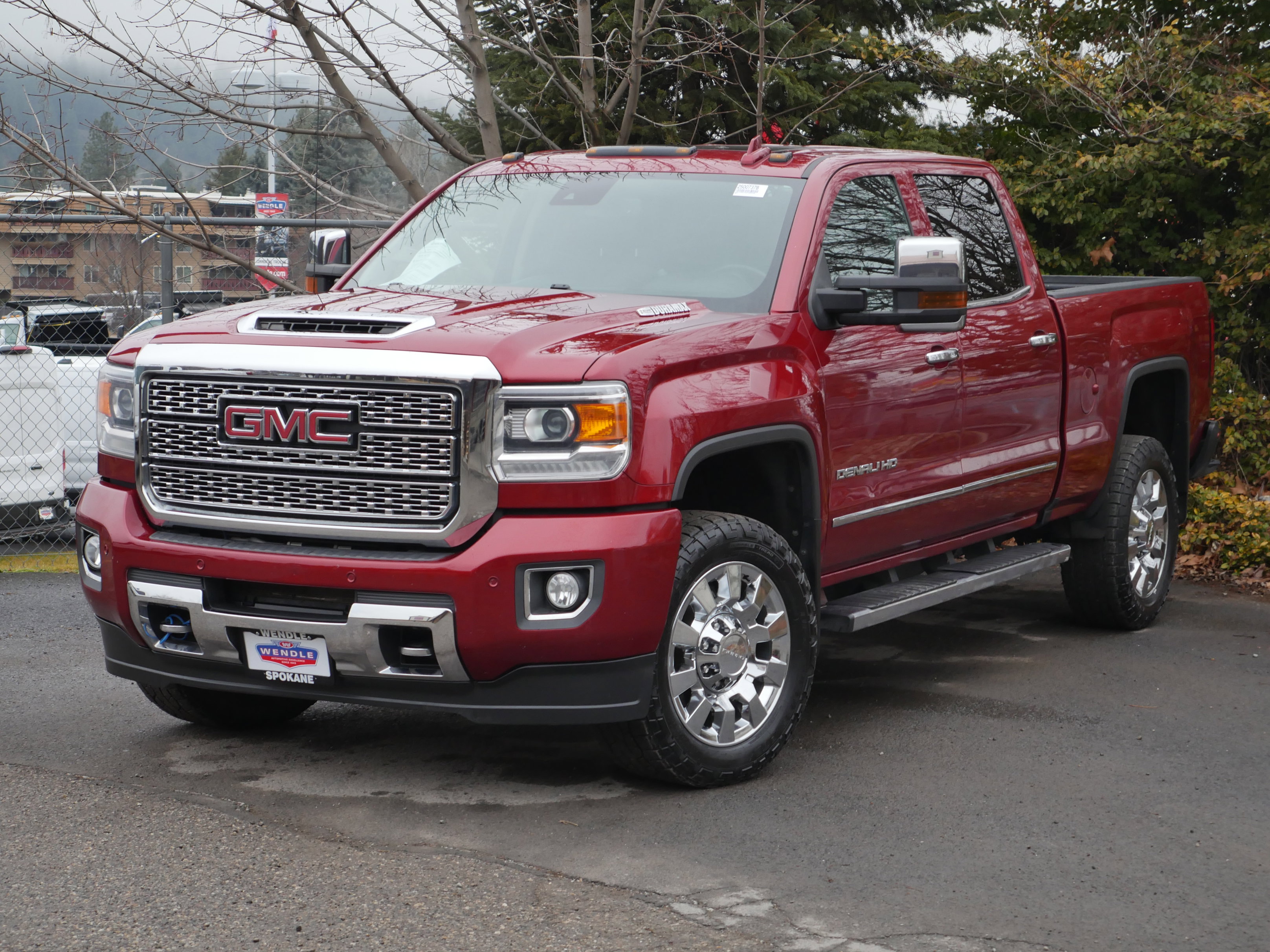 Used 2019 GMC Sierra 2500 Denali image 2