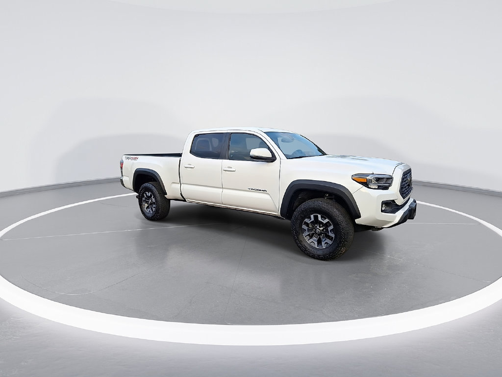Certified 2022 Toyota Tacoma TRD Off-Road AWD/4WD image 3