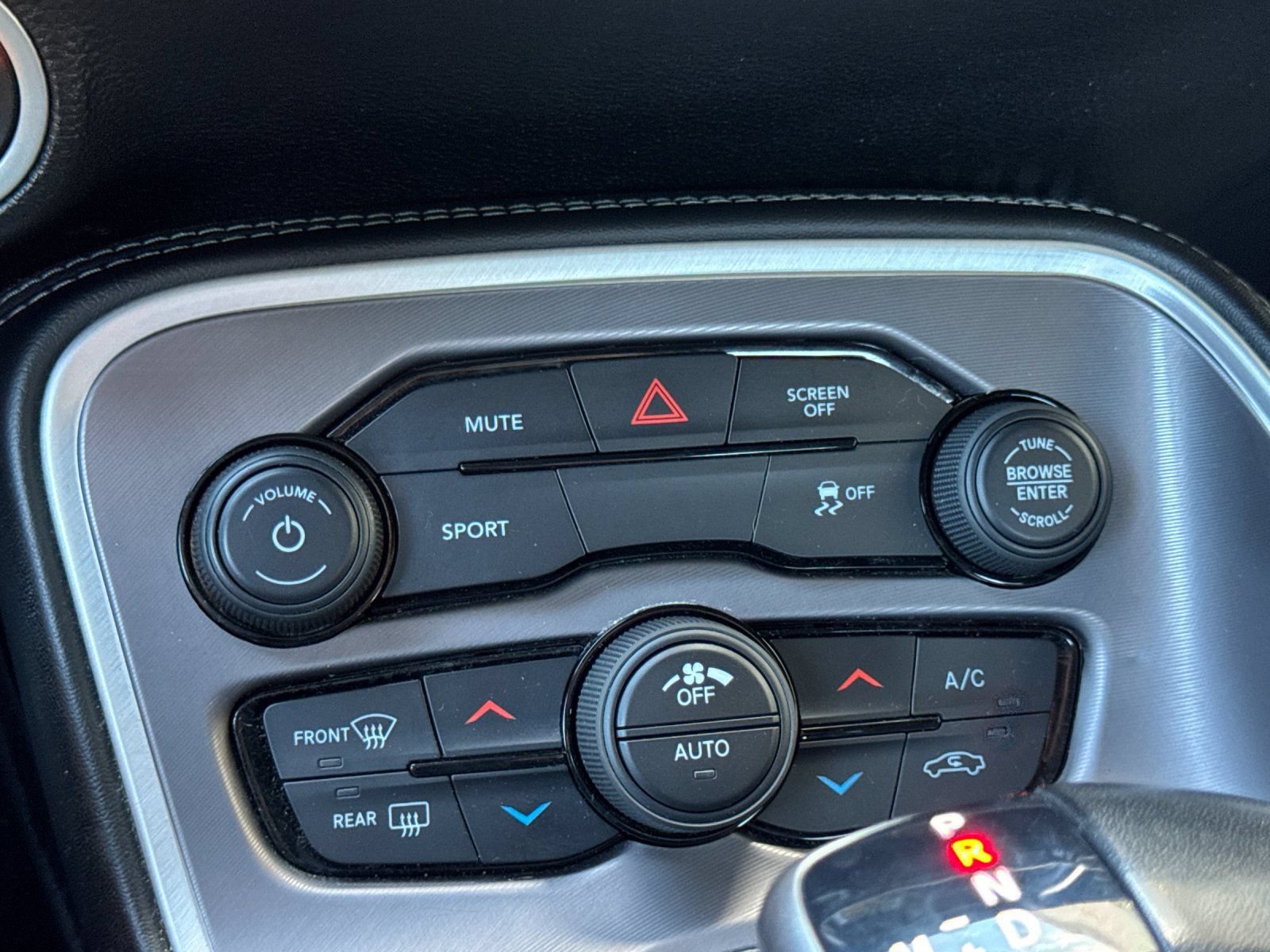 Used 2022 Dodge Challenger SXT RWD image 22