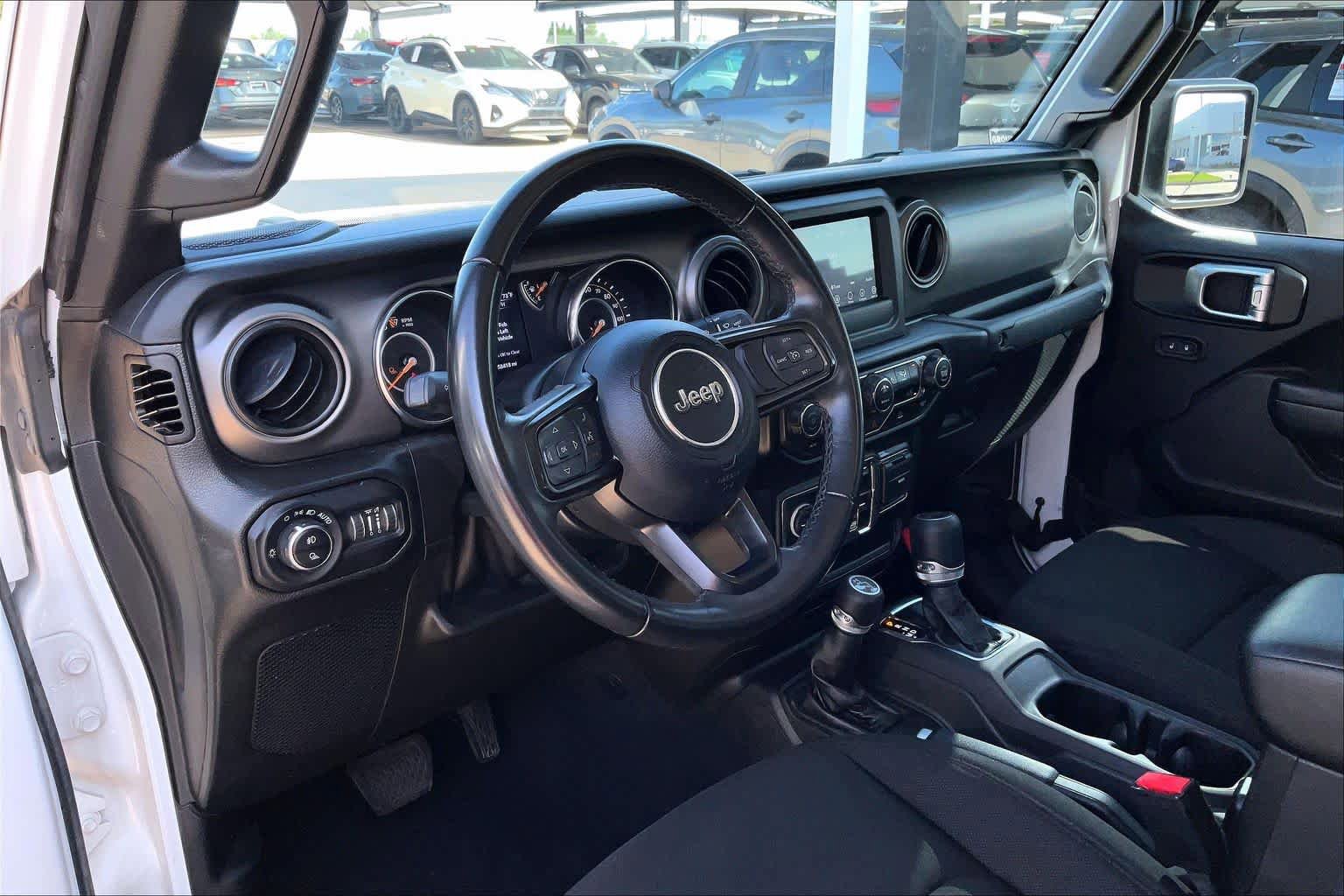Used 2022 Jeep Gladiator Sport AWD/4WD image 15