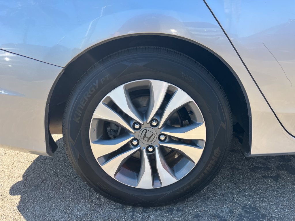Used 2013 Honda Accord LX image 36