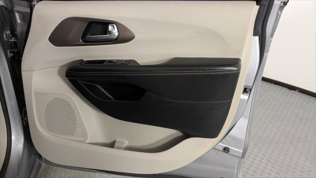 Used 2020 Chrysler Voyager Lxi image 22