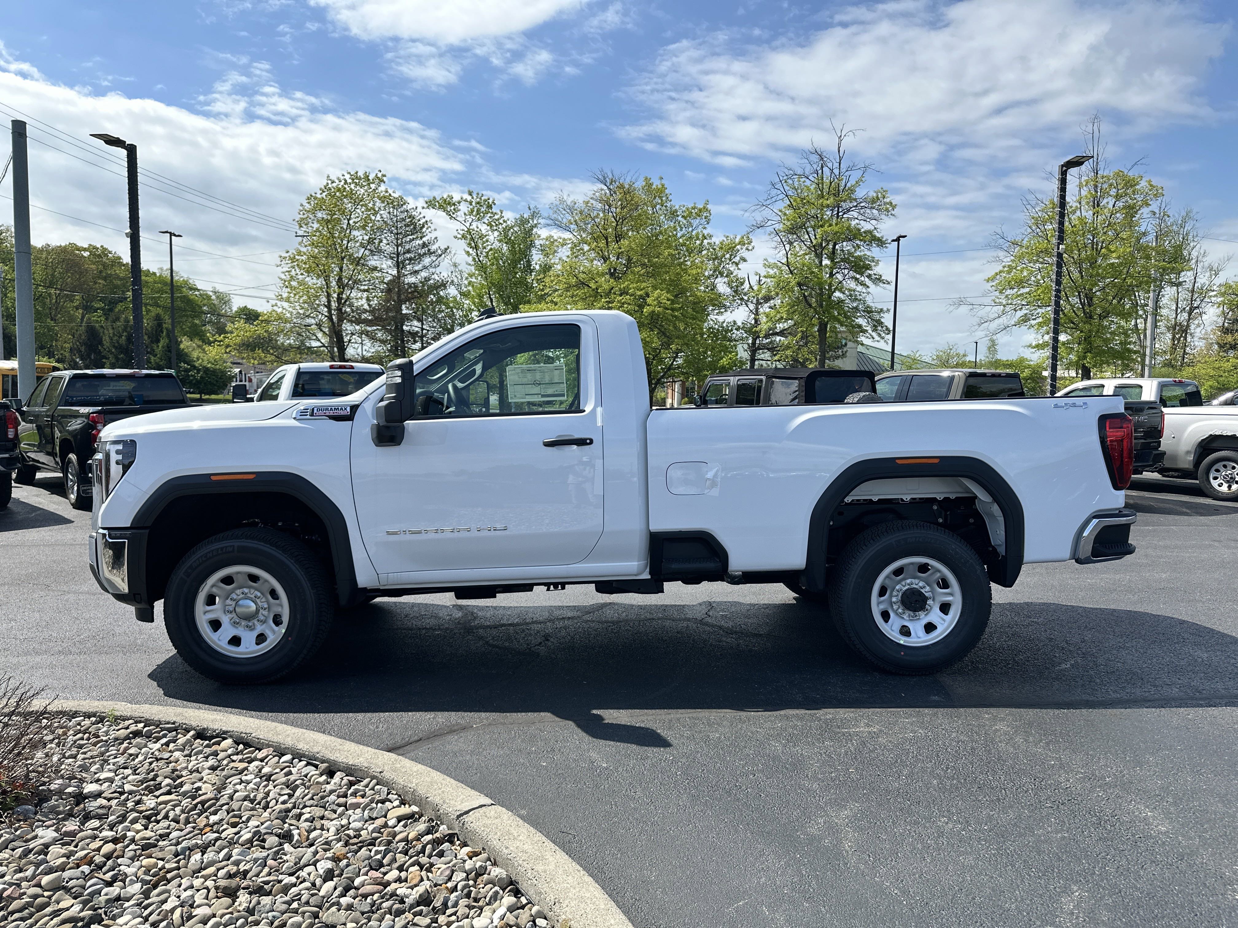 New 2025 GMC Sierra 2500 Pro image 9