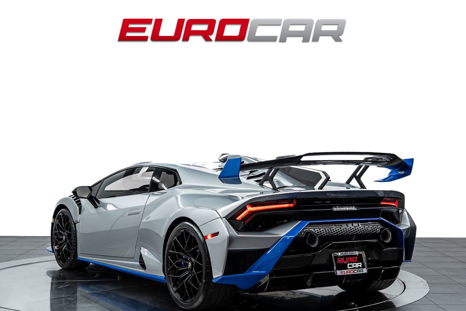 Used 2023 Lamborghini Huracan STO image 3