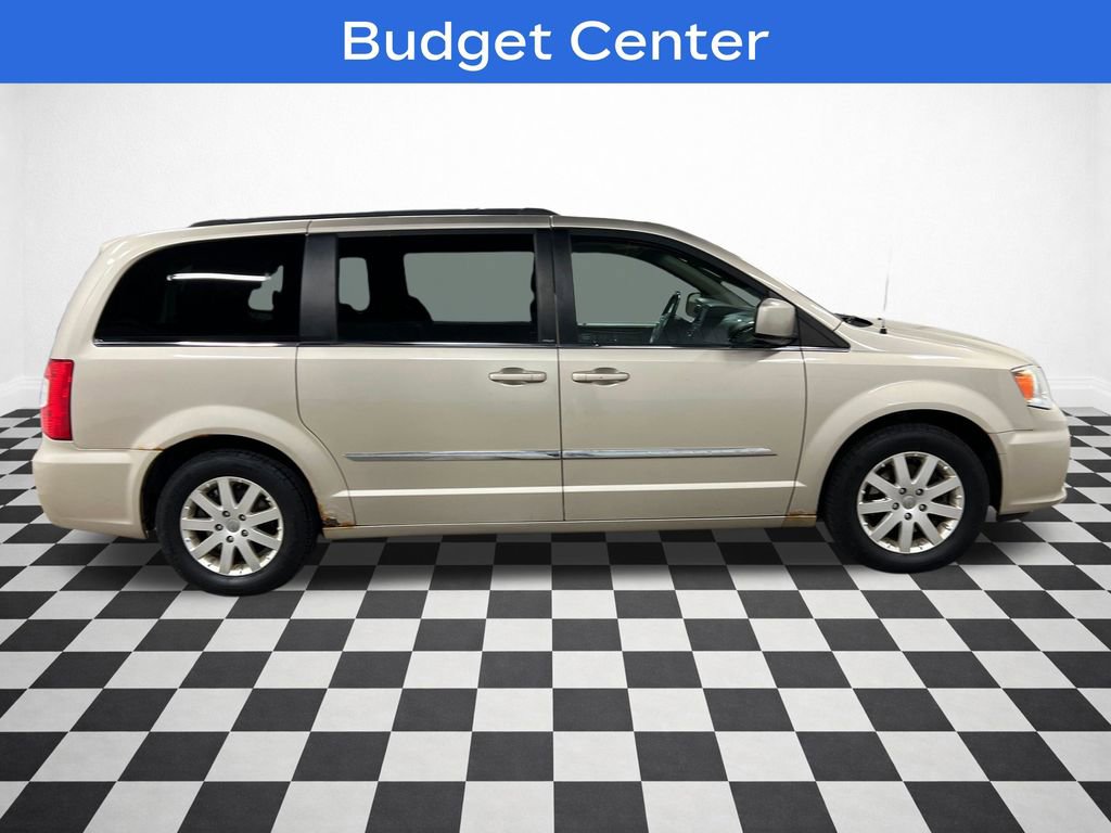 Used 2012 Chrysler Town & Country Touring w/ Entertainment Group #1 video 2