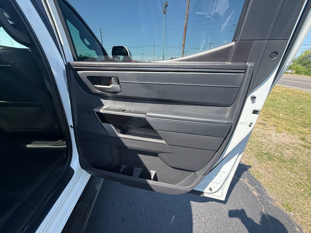 Used 2025 Toyota Tundra Limited AWD/4WD image 21