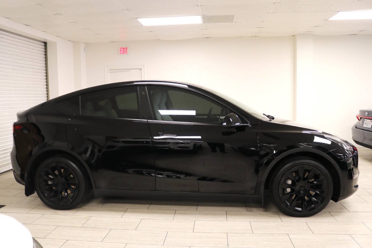 Used 2023 Tesla Model Y Long Range AWD/4WD image 11