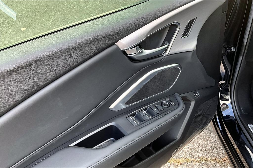 Used 2024 Acura RDX SH-AWD image 18