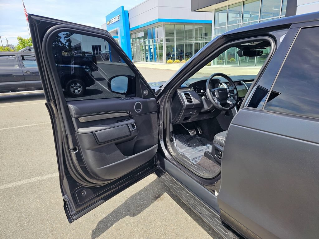 Used 2023 Land Rover Discovery HSE R-Dynamic AWD/4WD image 19
