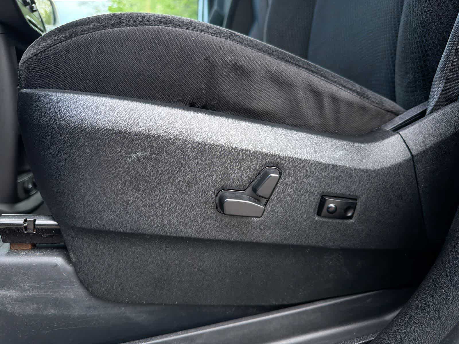 Used 2019 Dodge Grand Caravan SE FWD image 18