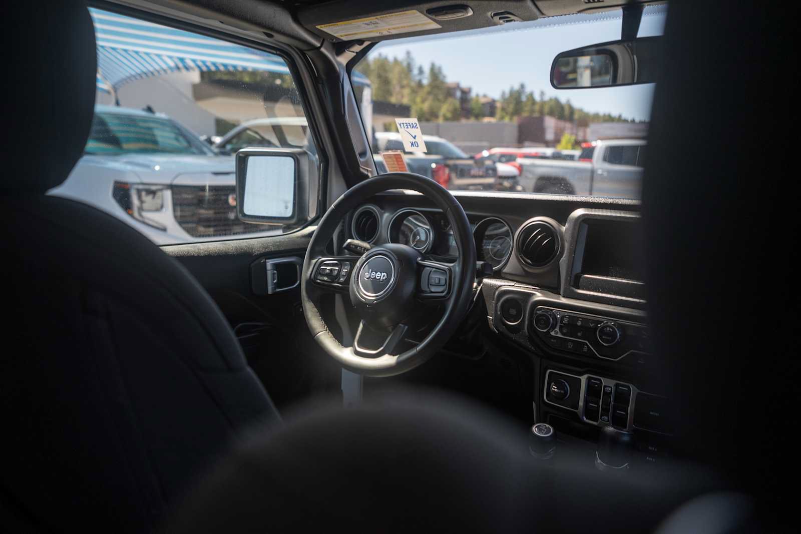 Used 2023 Jeep Wrangler Unlimited Sport AWD/4WD image 12