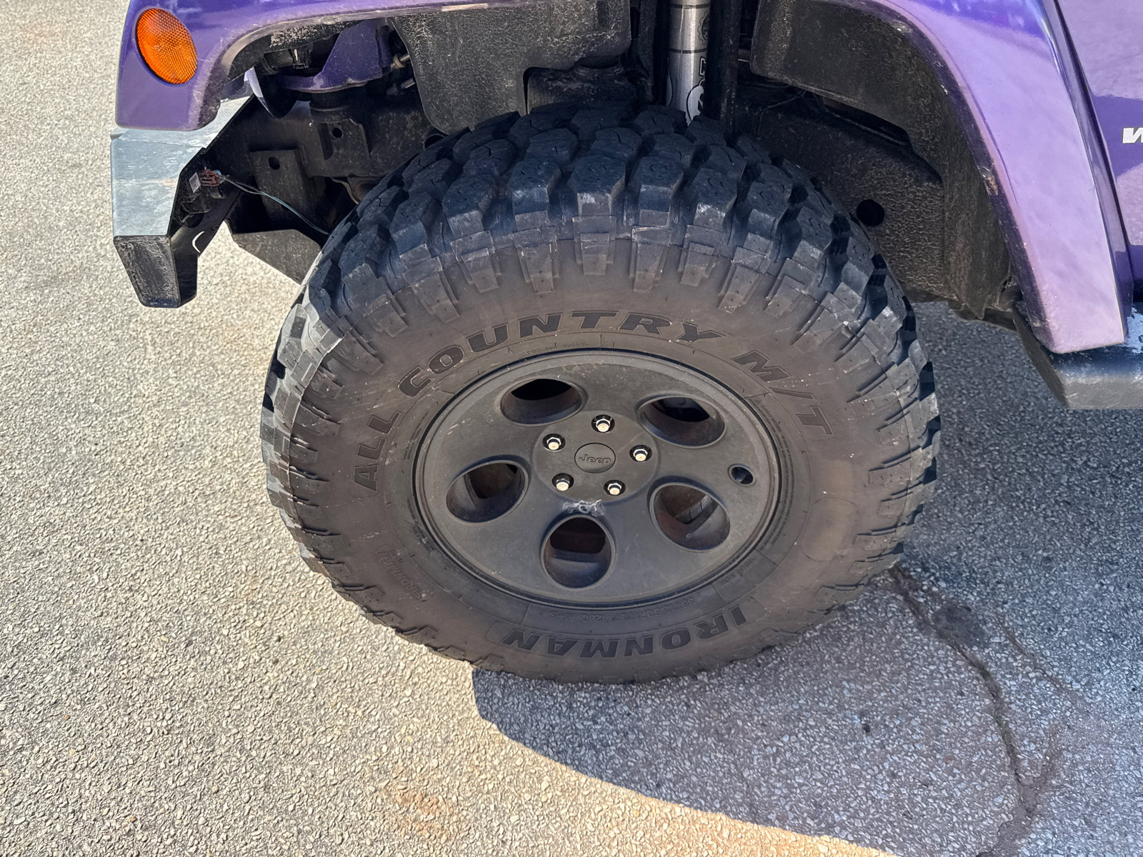 Used 2017 Jeep Wrangler Unlimited Sahara w/ Max Tow Package image 11