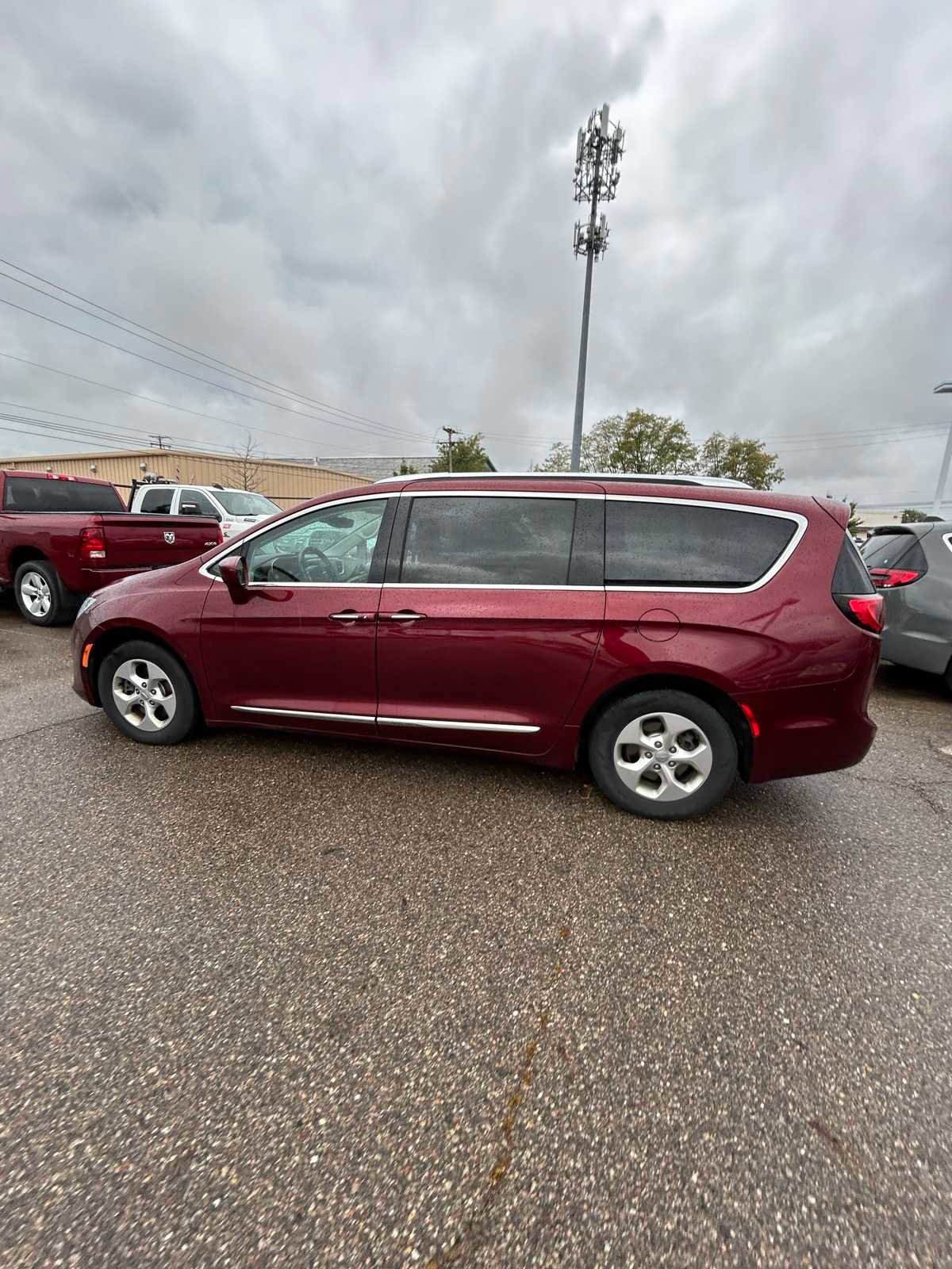 Certified 2017 Chrysler Pacifica Touring-L Plus image 42
