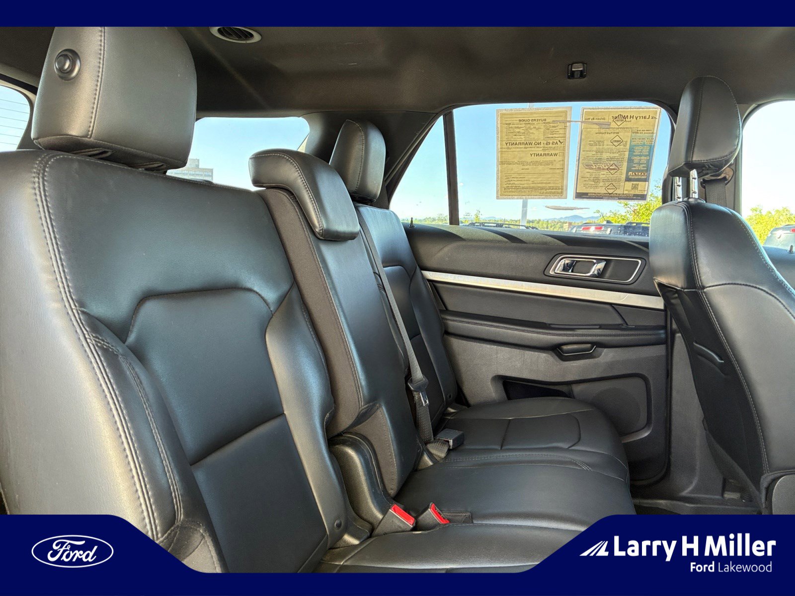 Used 2019 Ford Explorer XLT w/ Equipment Group 202A AWD/4WD image 18