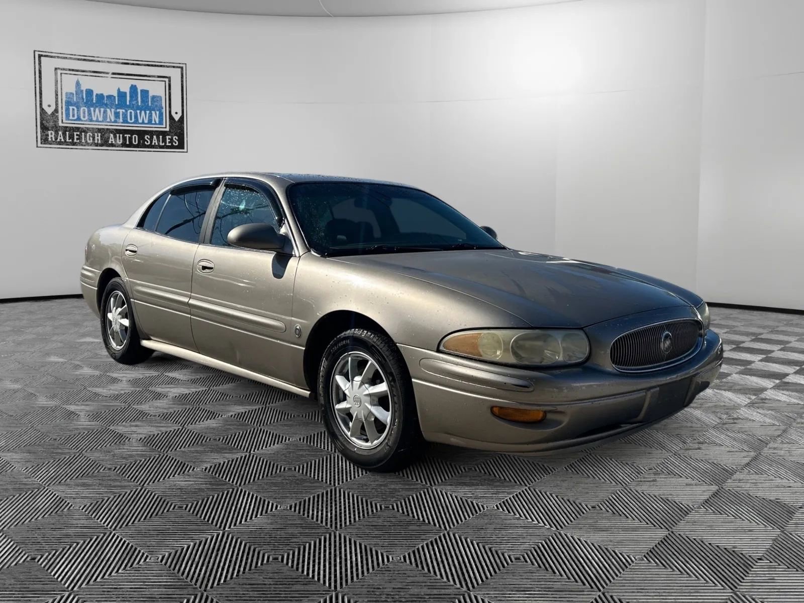 Used 2003 Buick Le Sabre Custom w/ Luxury Package image 4