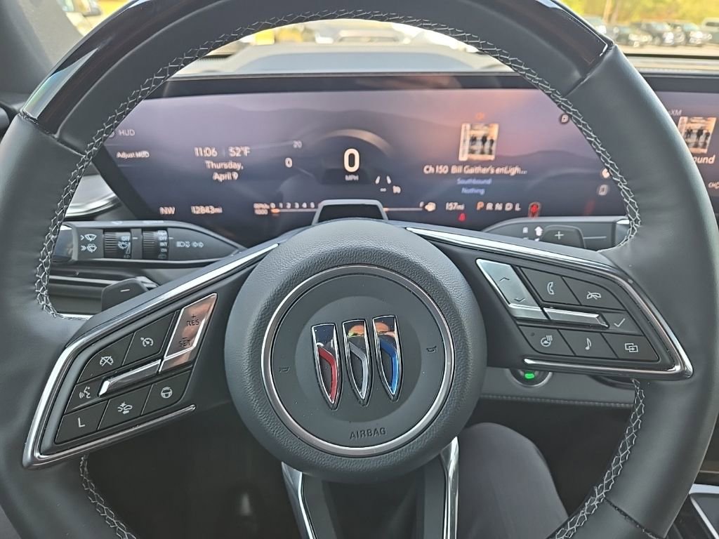 Used 2025 Buick Enclave Avenir w/ Super Cruise Package image 10