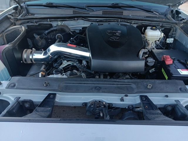 Used 2020 Toyota Tacoma image 38