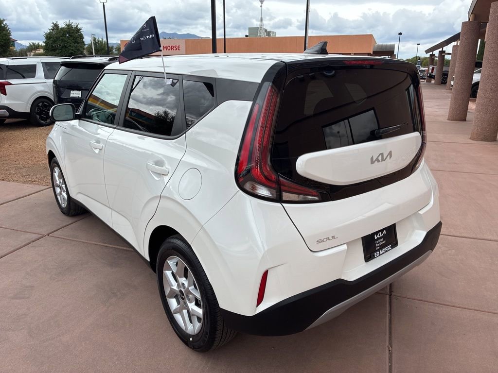 Used 2025 Kia Soul LX image 6
