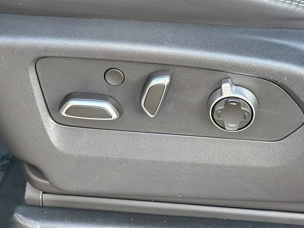 Used 2025 GMC Yukon AT4 Ultimate image 26