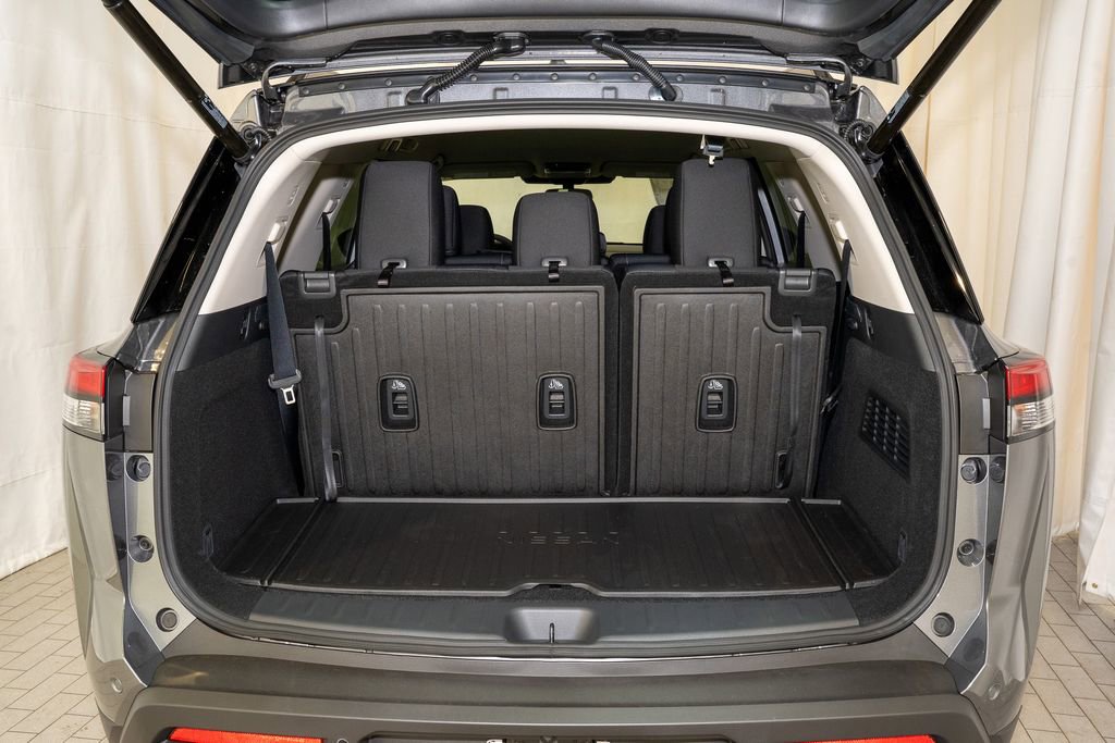 New 2025 Nissan Pathfinder SV w/ Black Appearance Package image 6