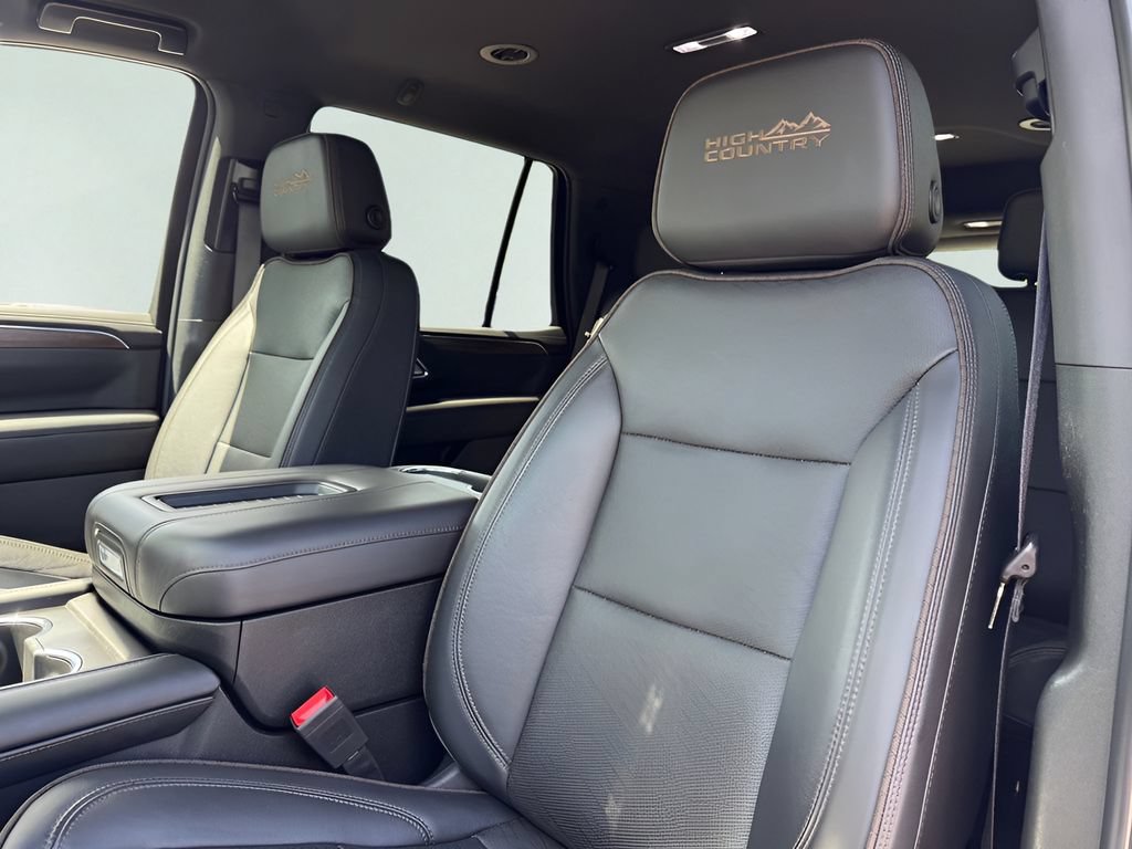 Used 2023 Chevrolet Tahoe High Country AWD/4WD image 11