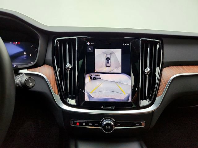 Used 2025 Volvo V60 B5 Cross Country Plus AWD/4WD image 28