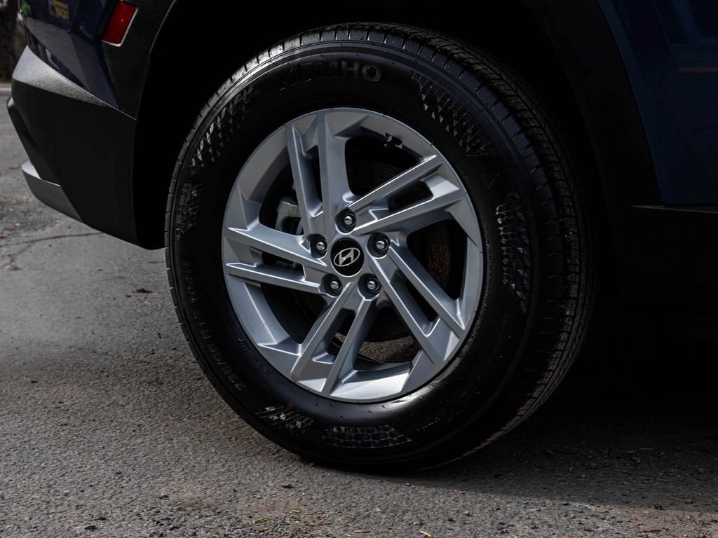 Used 2025 Hyundai Tucson SE AWD/4WD image 9