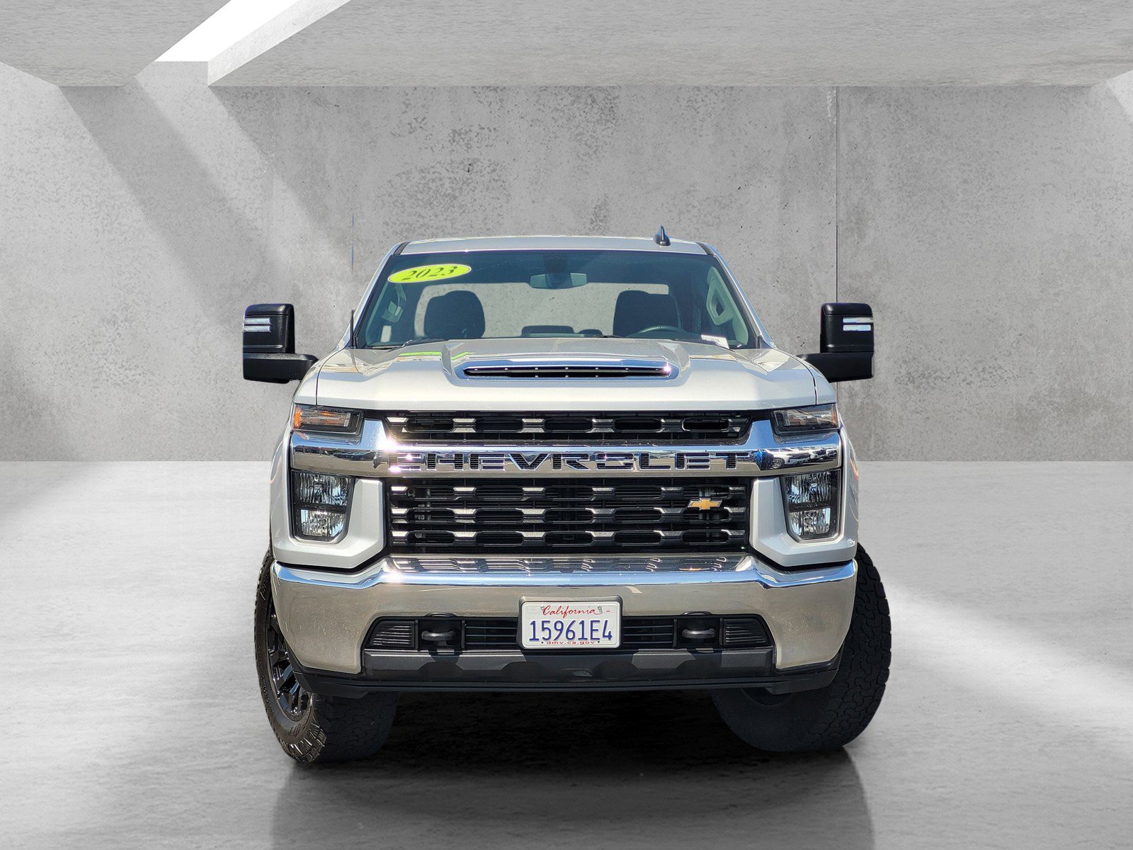 Used 2023 Chevrolet Silverado 2500 LT image 2