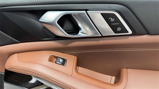 Used 2026 BMW X5 sDrive40i image 17