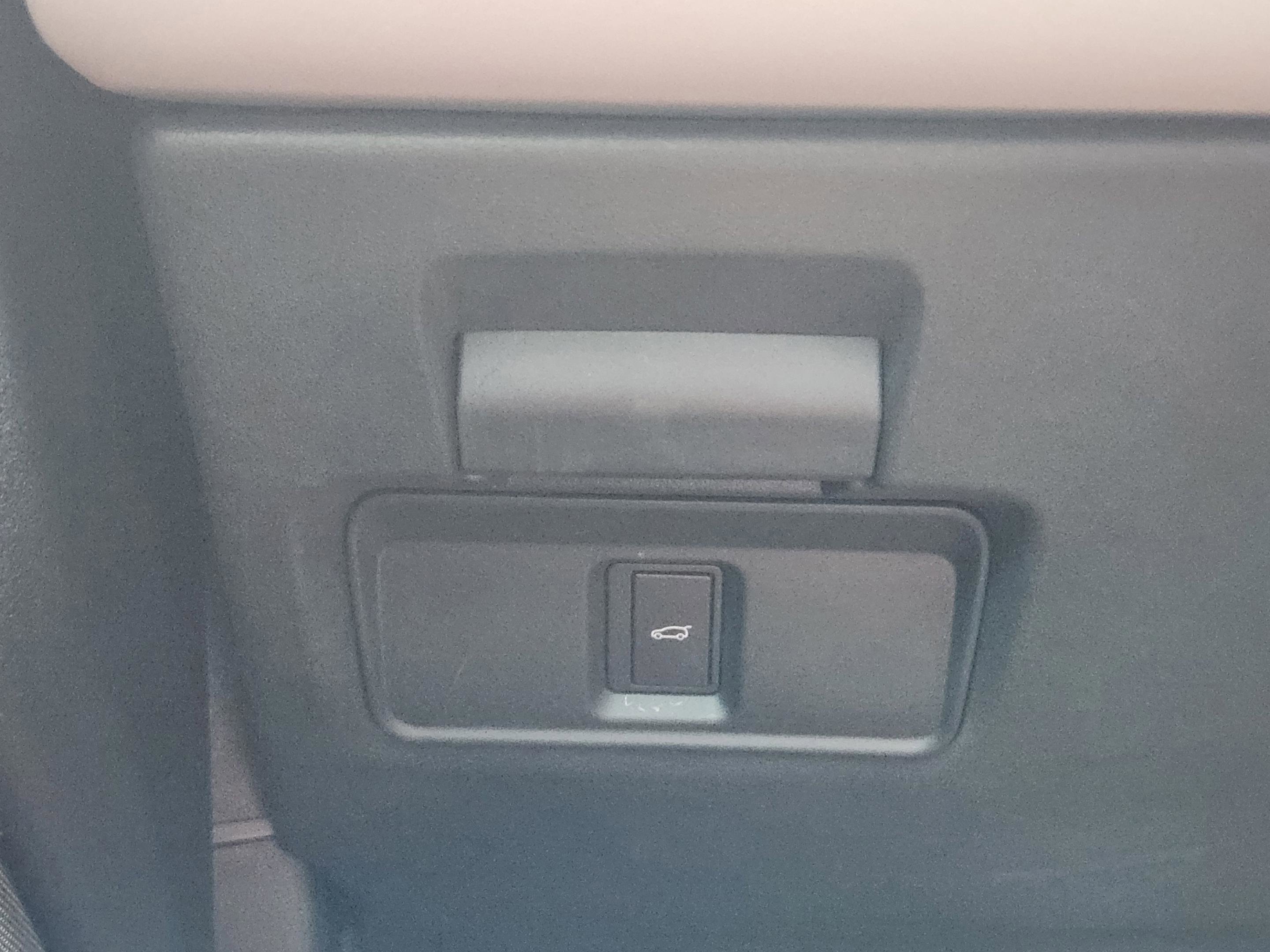 Certified 2024 Land Rover Range Rover Evoque Dynamic SE image 16