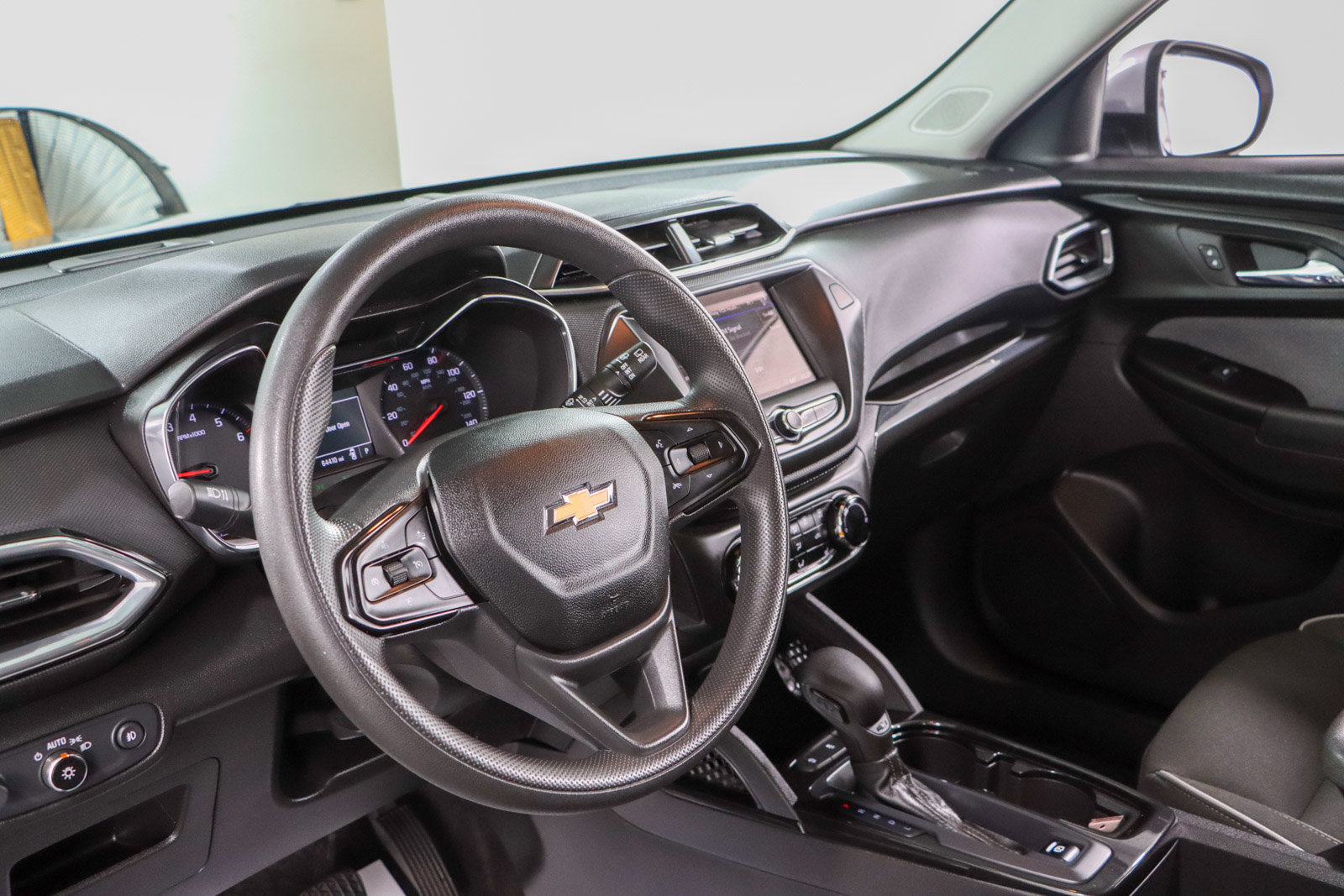 Used 2023 Chevrolet TrailBlazer LT FWD image 22